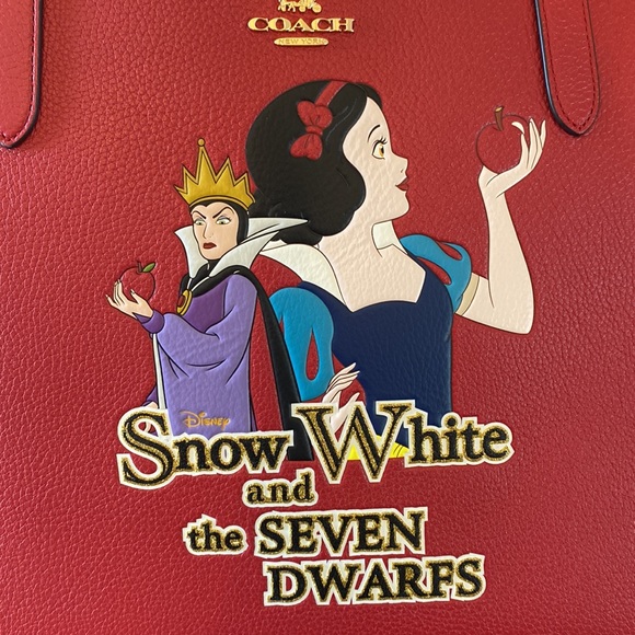Disney X Coach City Tote Snow White and Evil Queen - Picture 5 of 5